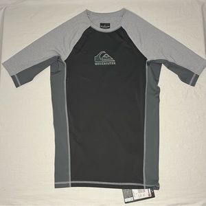 QUICKSILVER rash guard, size small NWT